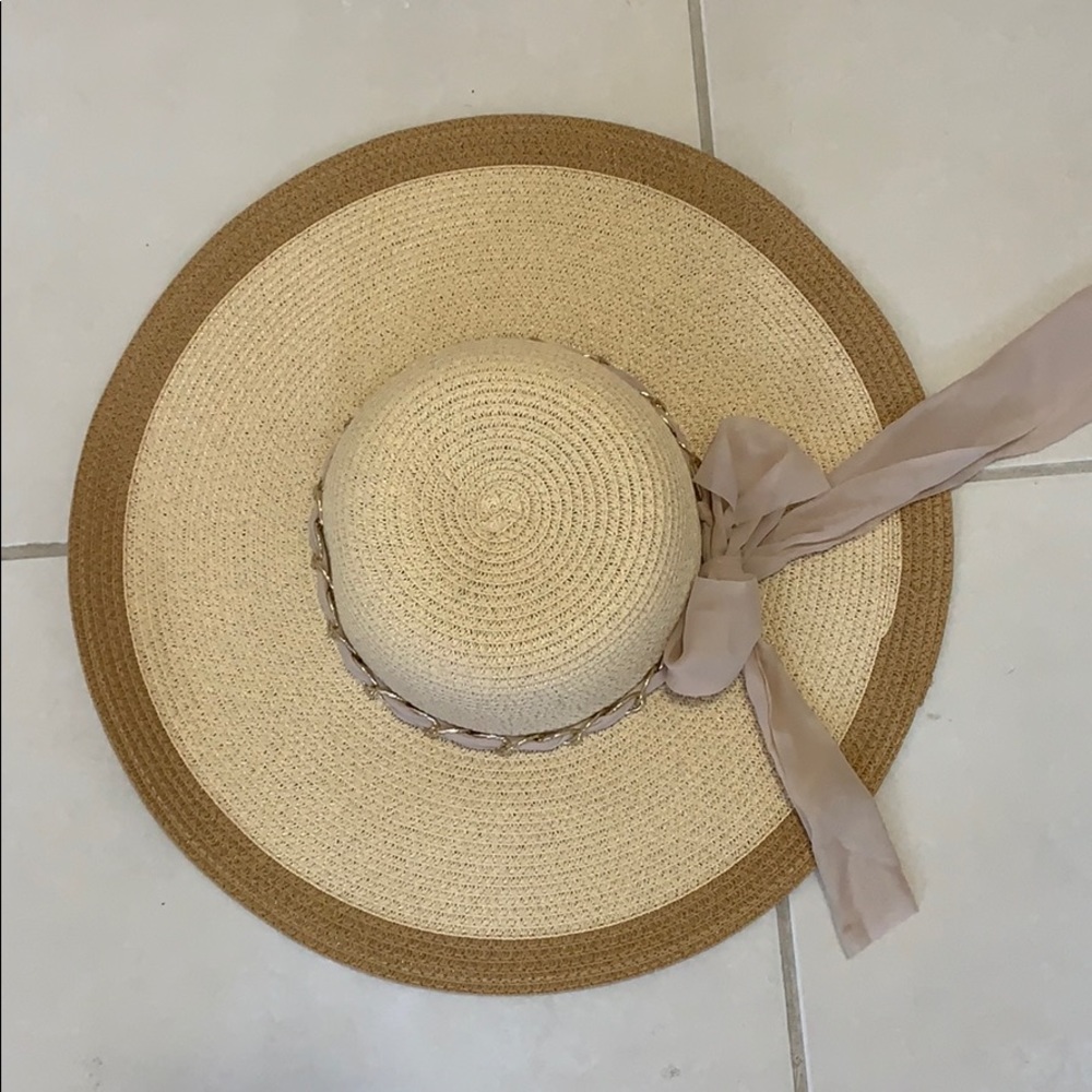Straw hat with chiffon ribbon and chain
